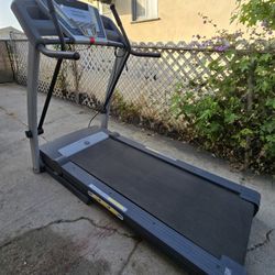 Golds Gym Crosswalk 570 Treadmill 