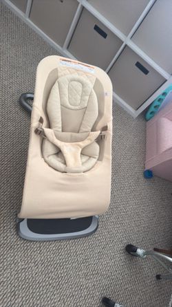 Ergobaby  bouncer