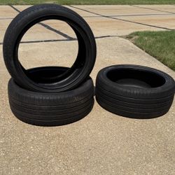 P Zero All season Pirelli Tires 235/40 R19 96v 5/32 tread depth