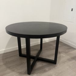 BLACK CIRCLE DINING ROOM TABLE - Target 