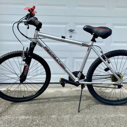 Recreation SilverRidge 26" Aluminum Mountain Bike – Very Good Condition