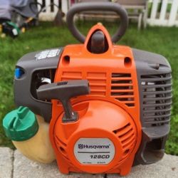 Husqvarna 128CD Gas String Trimmer