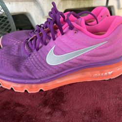 Woman’s Nike Air Max