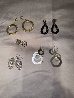5 Pairs of fashion earrings $12 for bundle