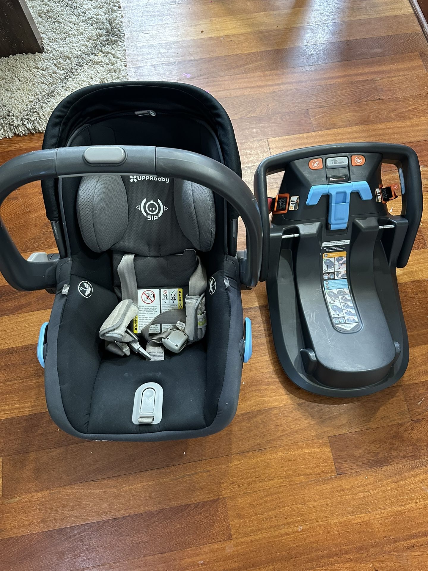 Uppababy Mesa Infant Car seat /base