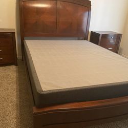 QUEEN BEDROOM SUITE WITH FOUNDATION.