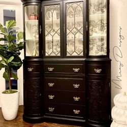 🔥 Stunning Antique China Cabinet Hutch! 
