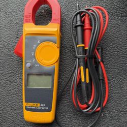 Fluke 323 Multimeter 