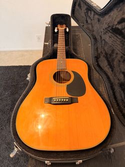 Mitchell MD100 Acoustic Guitar + Road Runner Hardshell Case