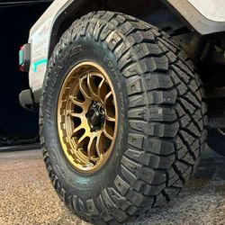 17x8.5 KMC Wheels And Tires 35/1250/17 Nitto RT