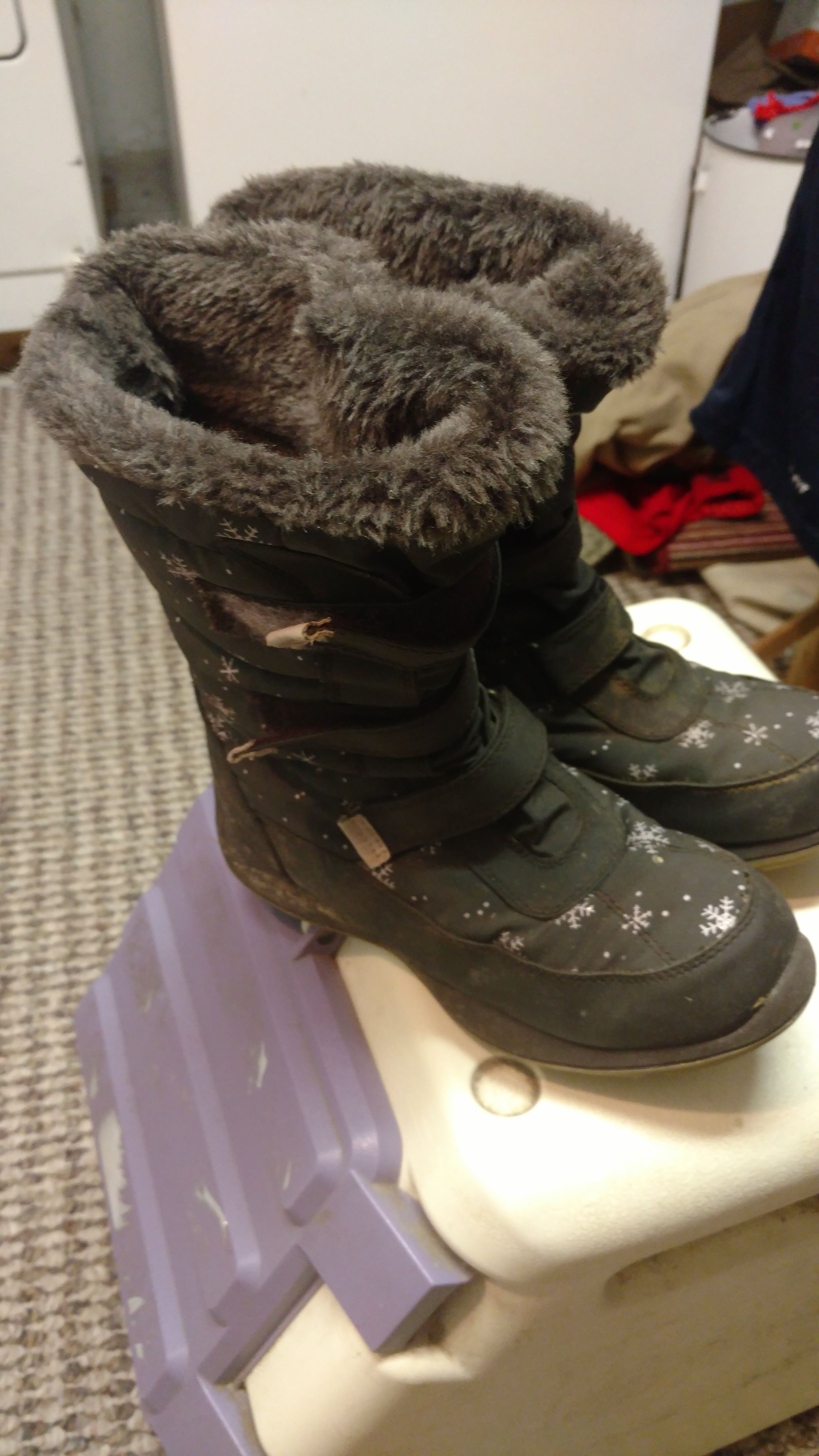 Girls snow boots