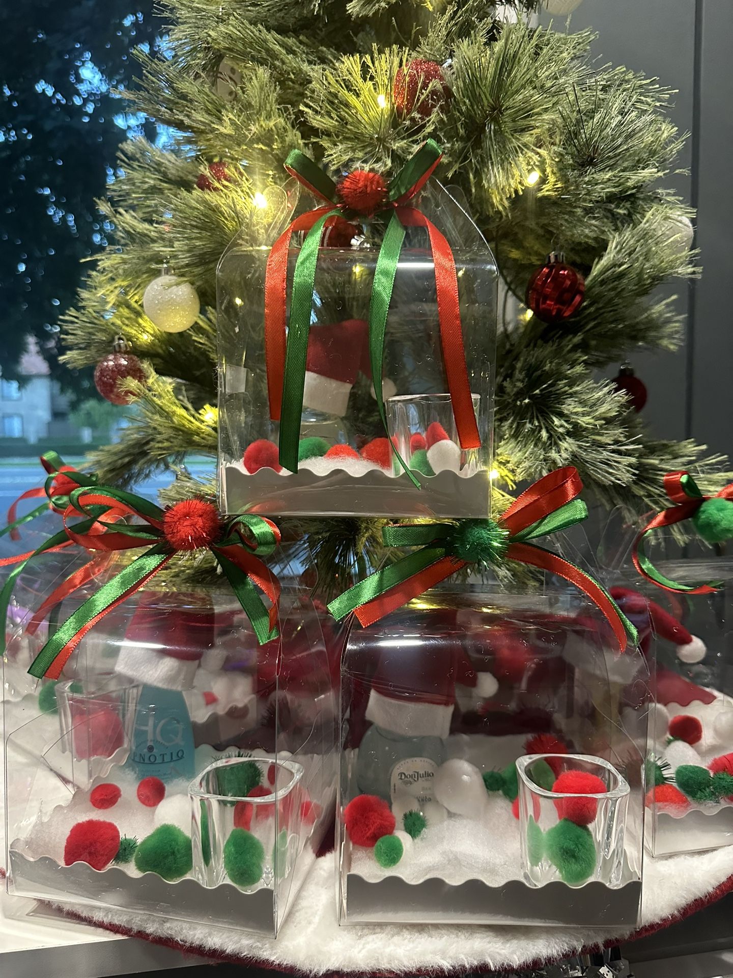 Christmas Favors. Selling Quick 