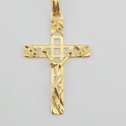 18k gold crucifix pendant