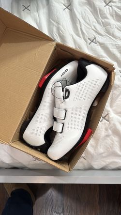 Cycling shoe