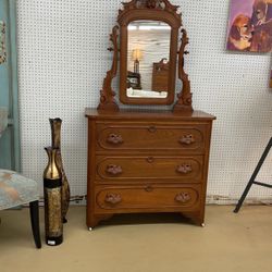 Beautiful Antique Dresser With Mirror 