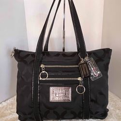 ✨ Coach Black Signature Tote – Style 13826 ✨