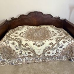twin size daybed- frame and mattress 