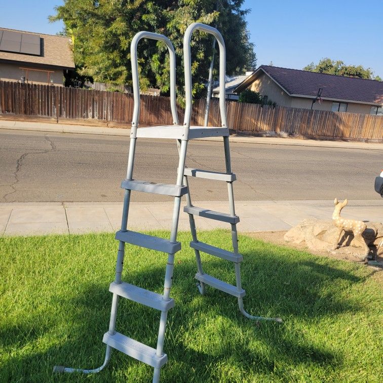 Pool Ladder with Base!