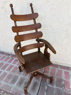 RH 1800’s French Dentist Chair
