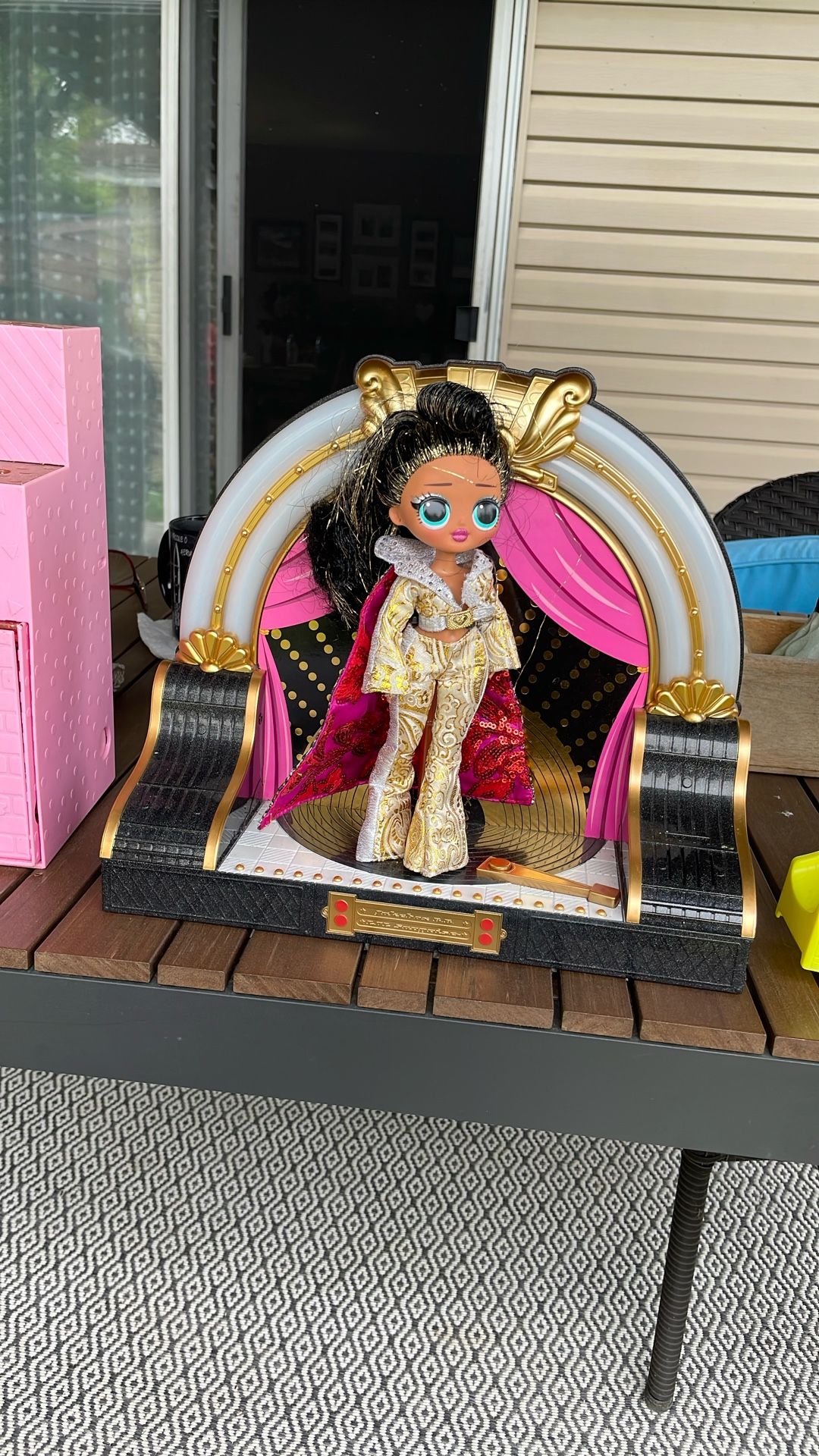 Lol Remix Doll And Stage Used
