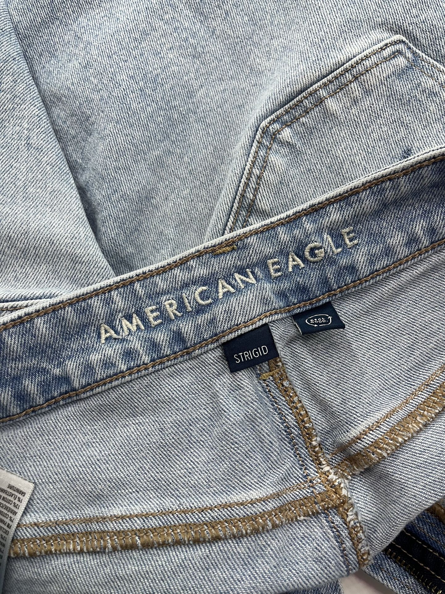 American Eagle strigid mom jeans