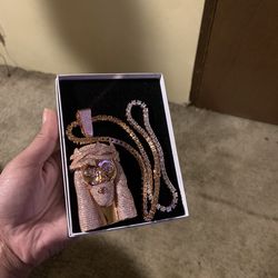Beautiful heavy solid iced out xl Jesus pendant and 20in tennis chain
