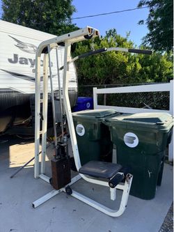 LAT PULL MACHINE OLD SCHOOL
