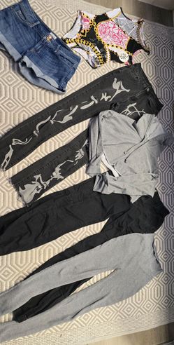 Bundle of 6pc Junior Clothing - sz XS/S