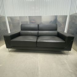 Couches (leather) 