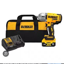Brand New DEWALT 20V MAX XR 1/2 in. High Torque Impact Wrench with Hog Ring Anvil Kit DCF900P1