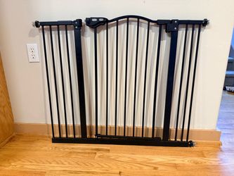 Black Metal Baby Safety Gate (kids/dog)