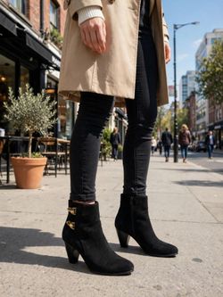 Size 8 Black leather boots with buckle