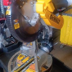 DEWALT CORDED MITER SAW 12 IN USED 