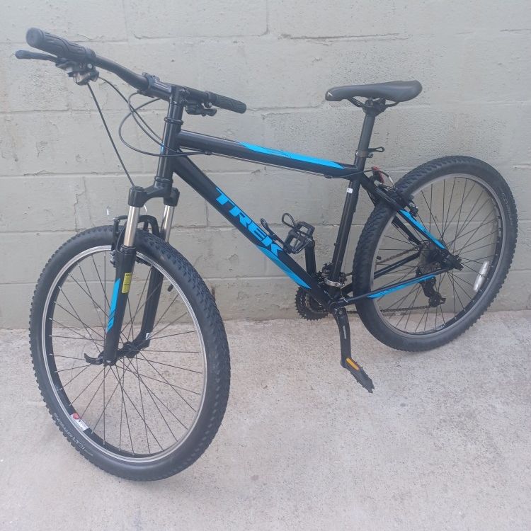 TREK 820 Size26 Frame18 Speed21 for Sale in Valley Center, CA
