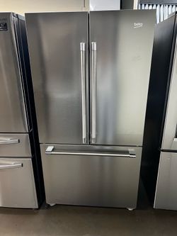 NEW OPEN BOX BEKO COUNTER DEPTH FRENCH STYLE REFRIGERATOR