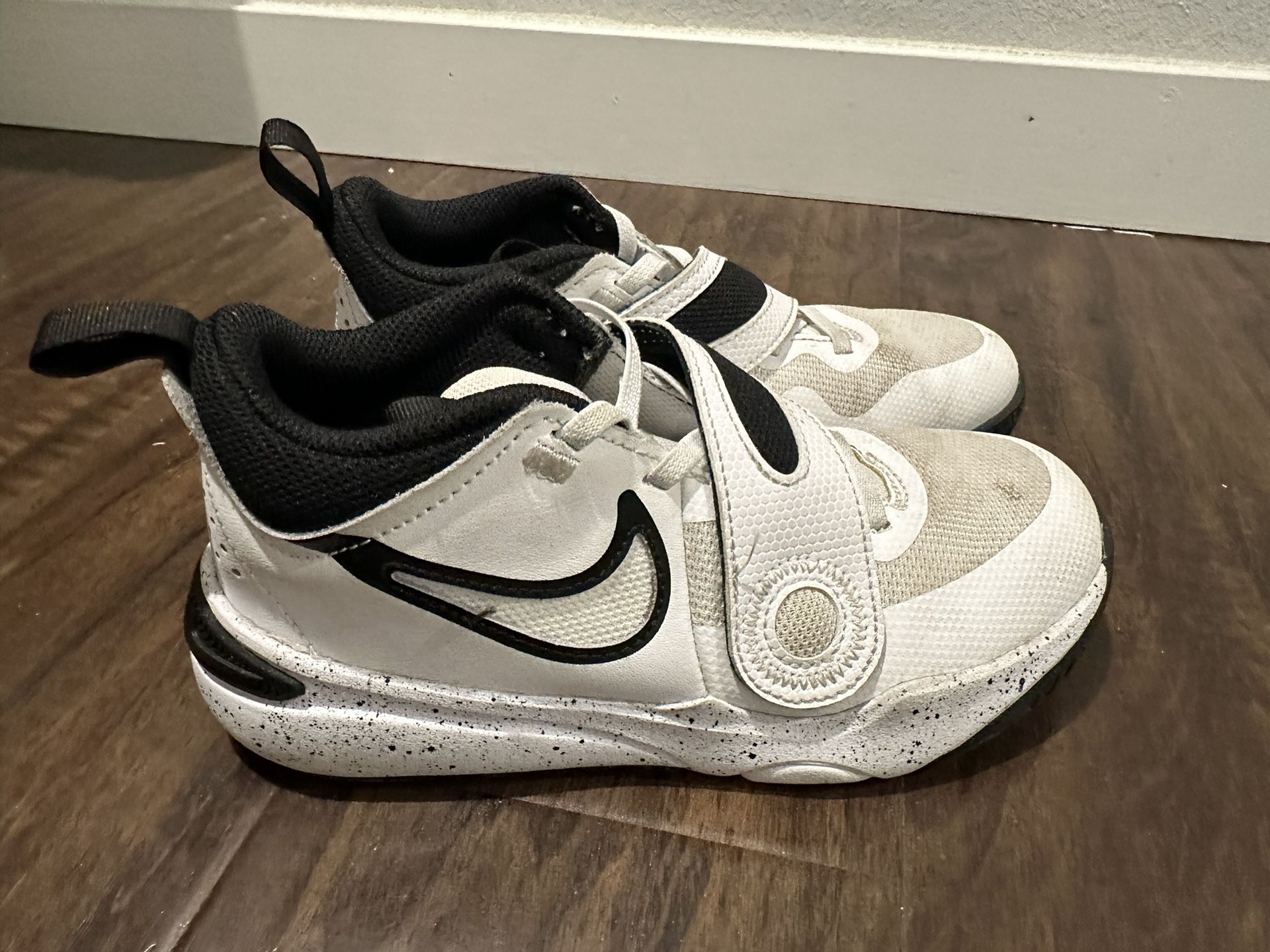 Nike Youth Basketball Shoes- 2Y