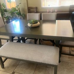 *******DINING TABLE********** Cant Take Must Go!