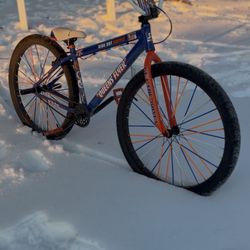 Limited Edition Queens Flyer, Very Rare