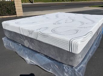 Organic Cool Gel Memory Foam Queen Size!•••