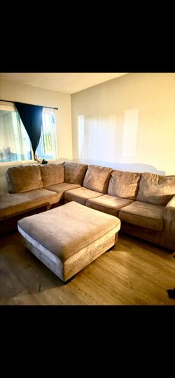 Sectional Couch with Ottoman and Pull Out Bed
