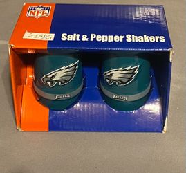 Philadelphia Eagles Ceramic Salt and Pepper Shakers