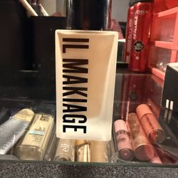 Foundation IL Makiage Woke Up Like This 