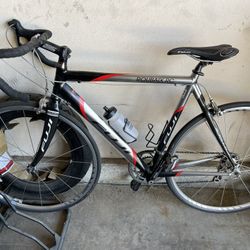 Fuji Road Bike (Carbon Fiber Forks)