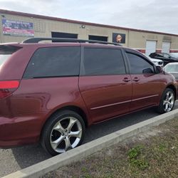 2012 Toyota Sienna
