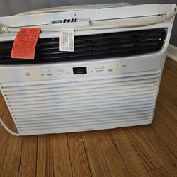 12,000 Btu Air Conditioner With Remoteffre1233u1