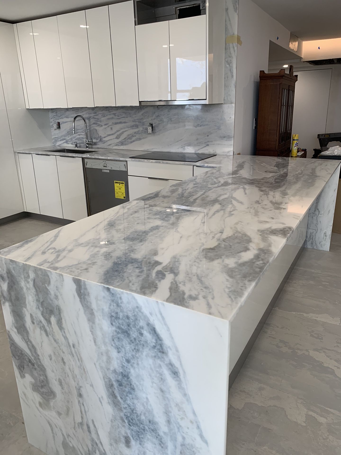Kitchen countertops, vanities, stairs quartz granite