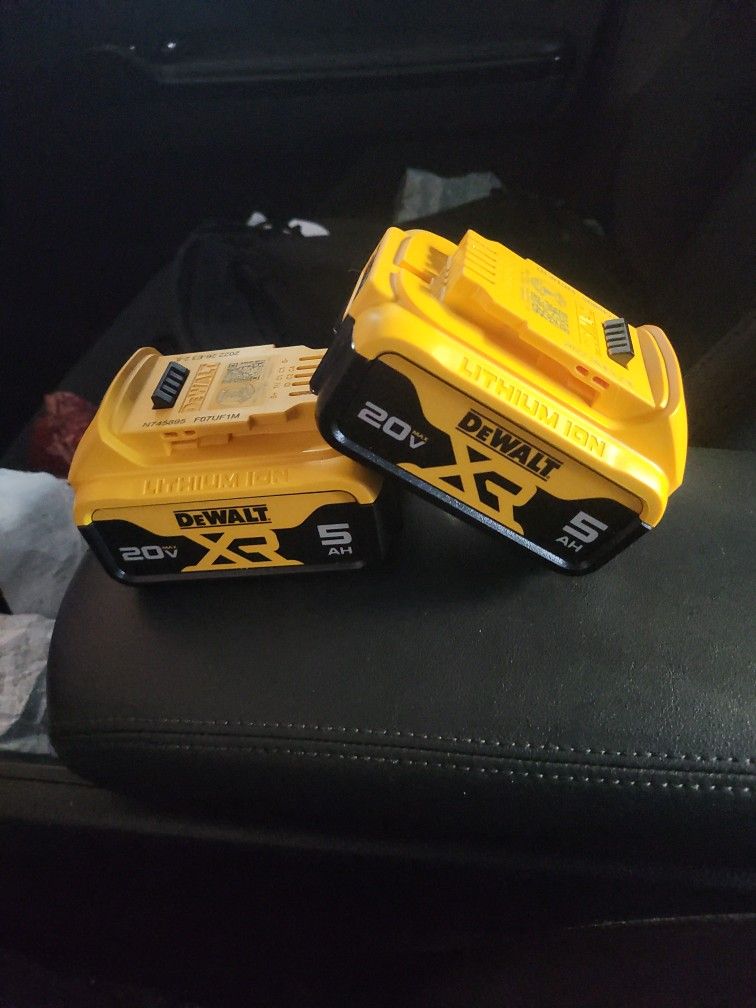 Dewalt Battery