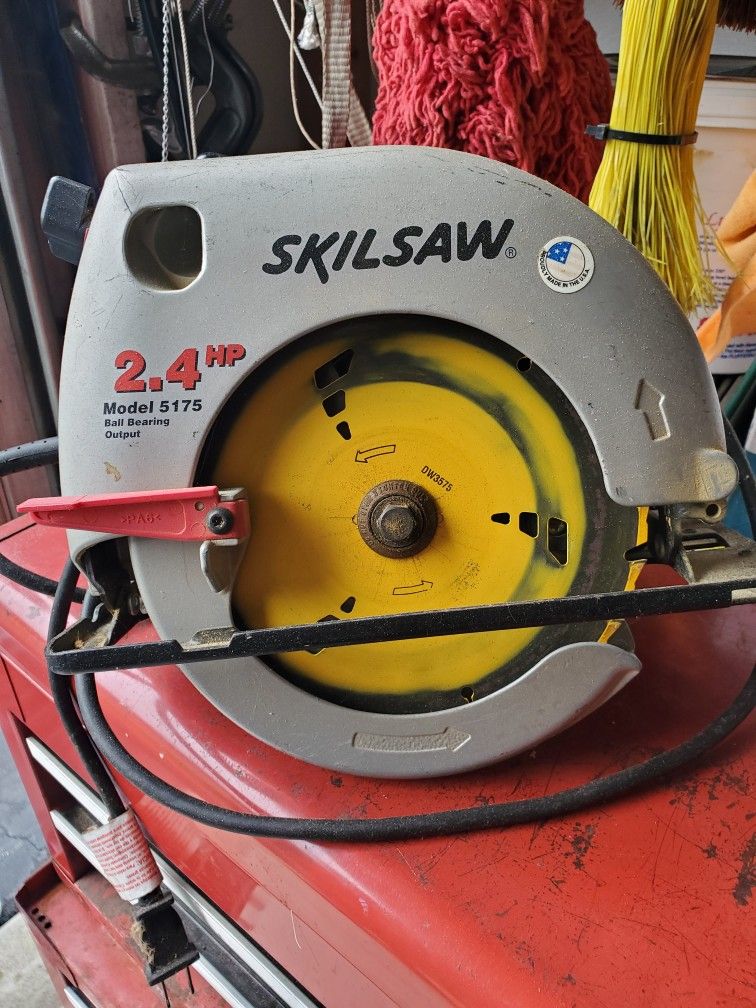 Skilsaw 2.4 Hp Excellent!