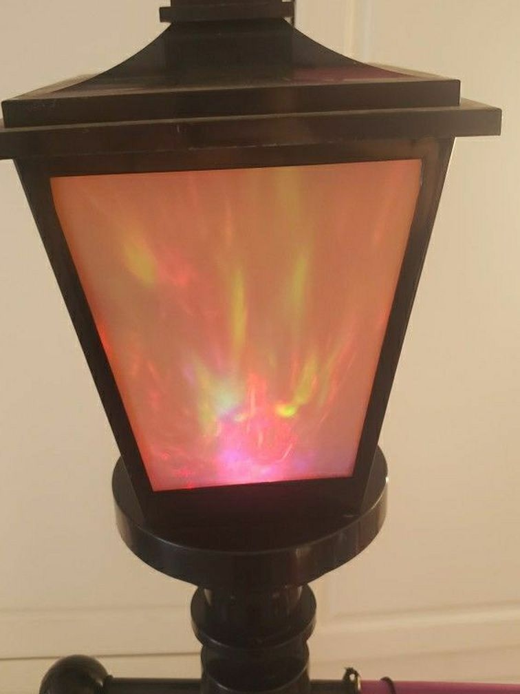 Gemmy 6' Halloween Light Up Lamp Post & Banner