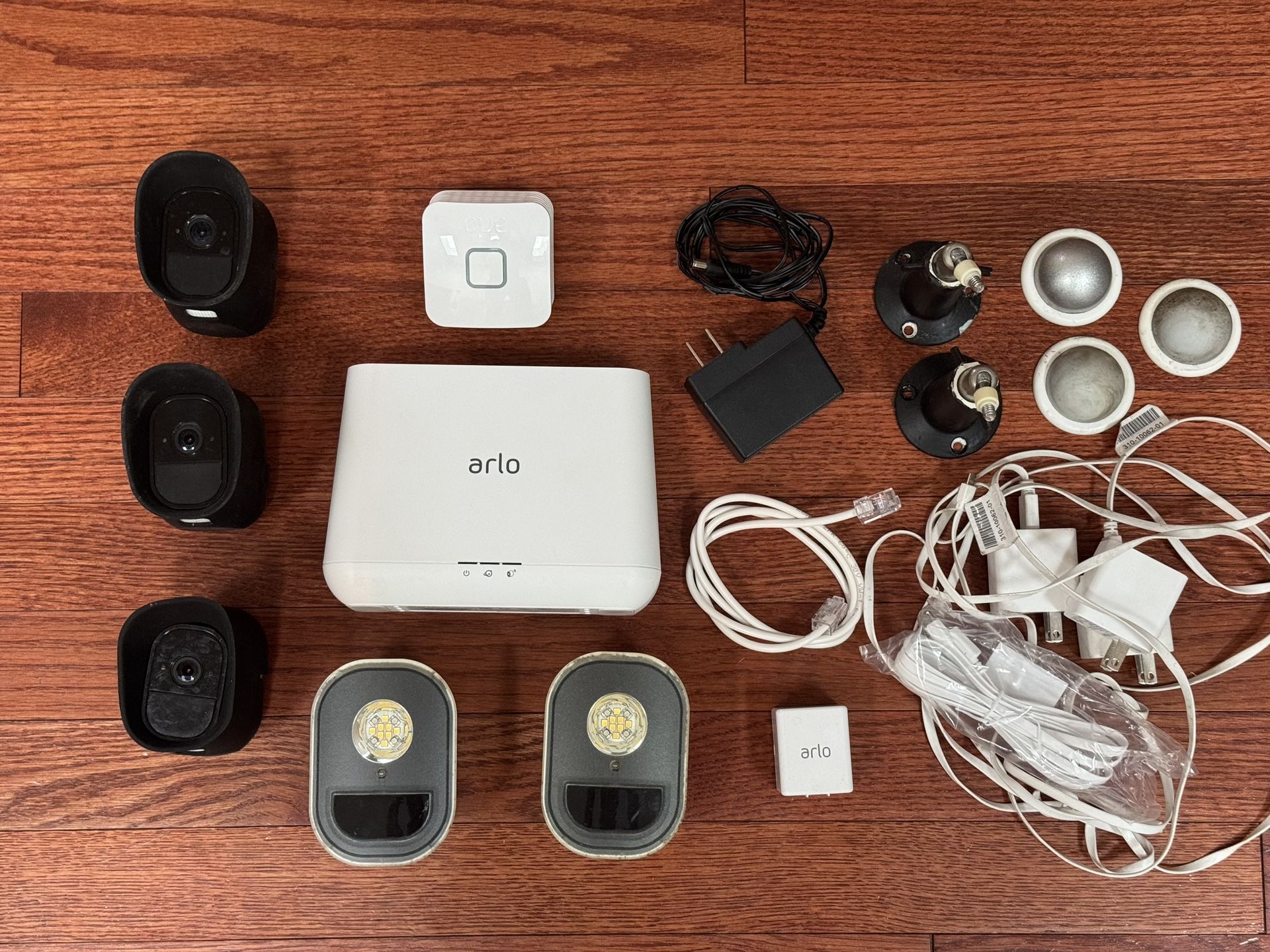 SUBSCRIPTION FREE Arlo Pro 2 Smart Security System with 3 Cameras, 2 Flood Lights, and Accessories
